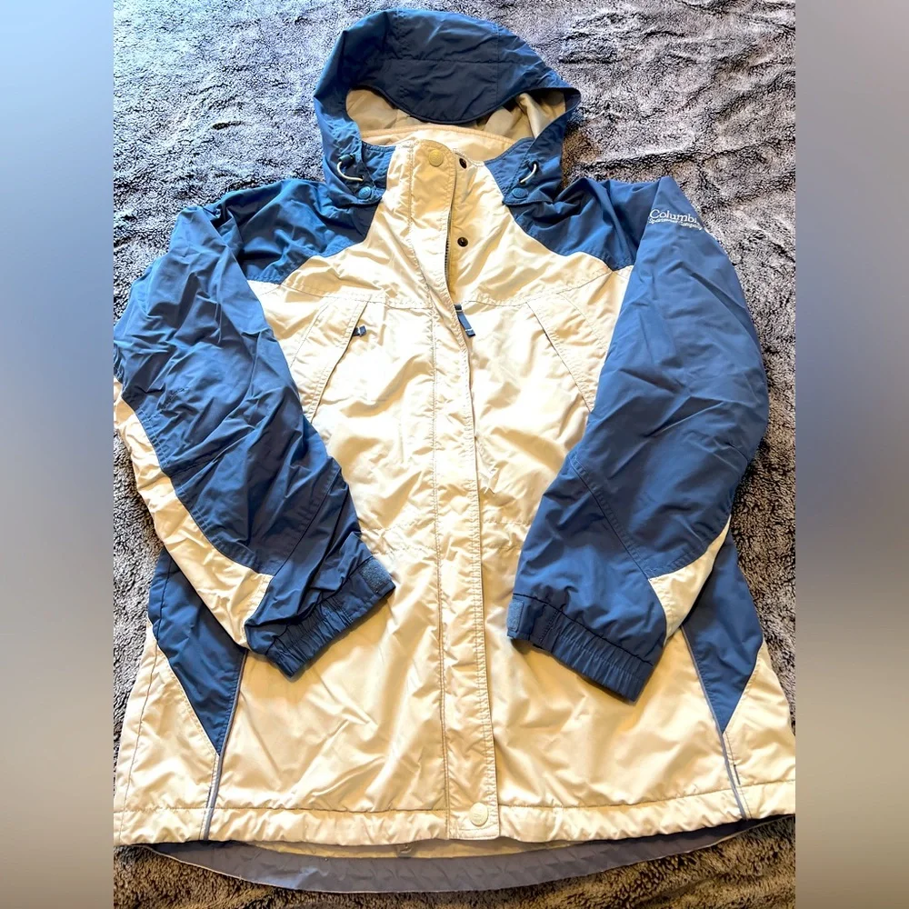 Women’s Columbia Blue and Cream Shell Jacket - Picture 1 of 10